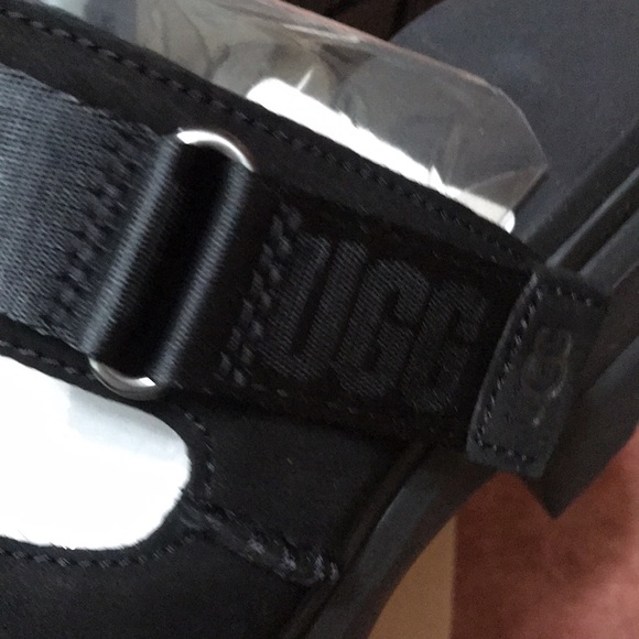 UGG brand new shoes with Velcro black - Picture 9 of 17